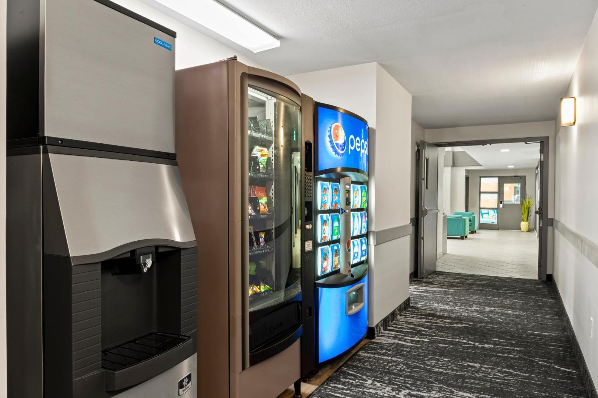 Days Inn By Wyndham Steinbach Εξωτερικό φωτογραφία