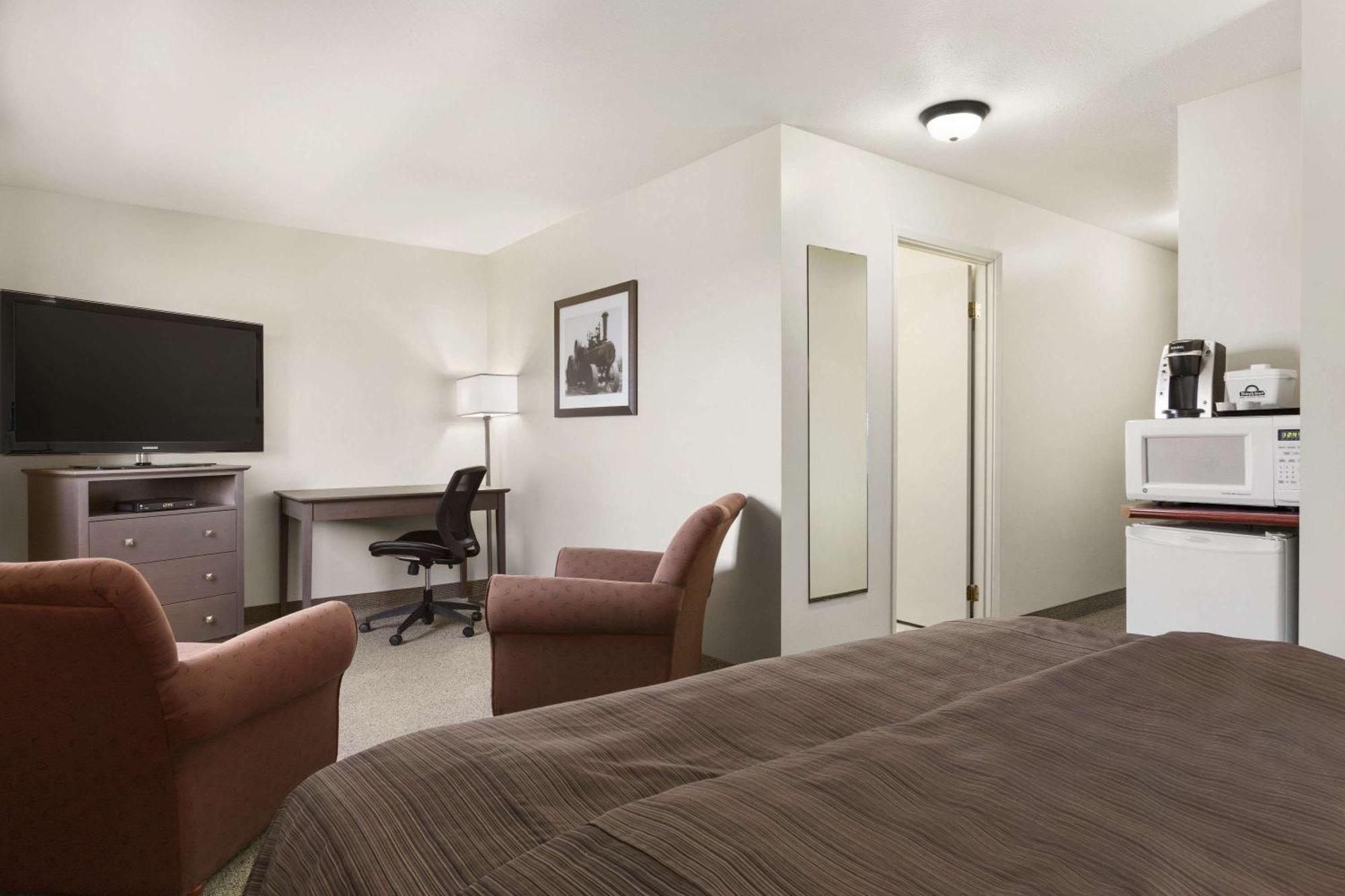 Days Inn By Wyndham Steinbach Εξωτερικό φωτογραφία