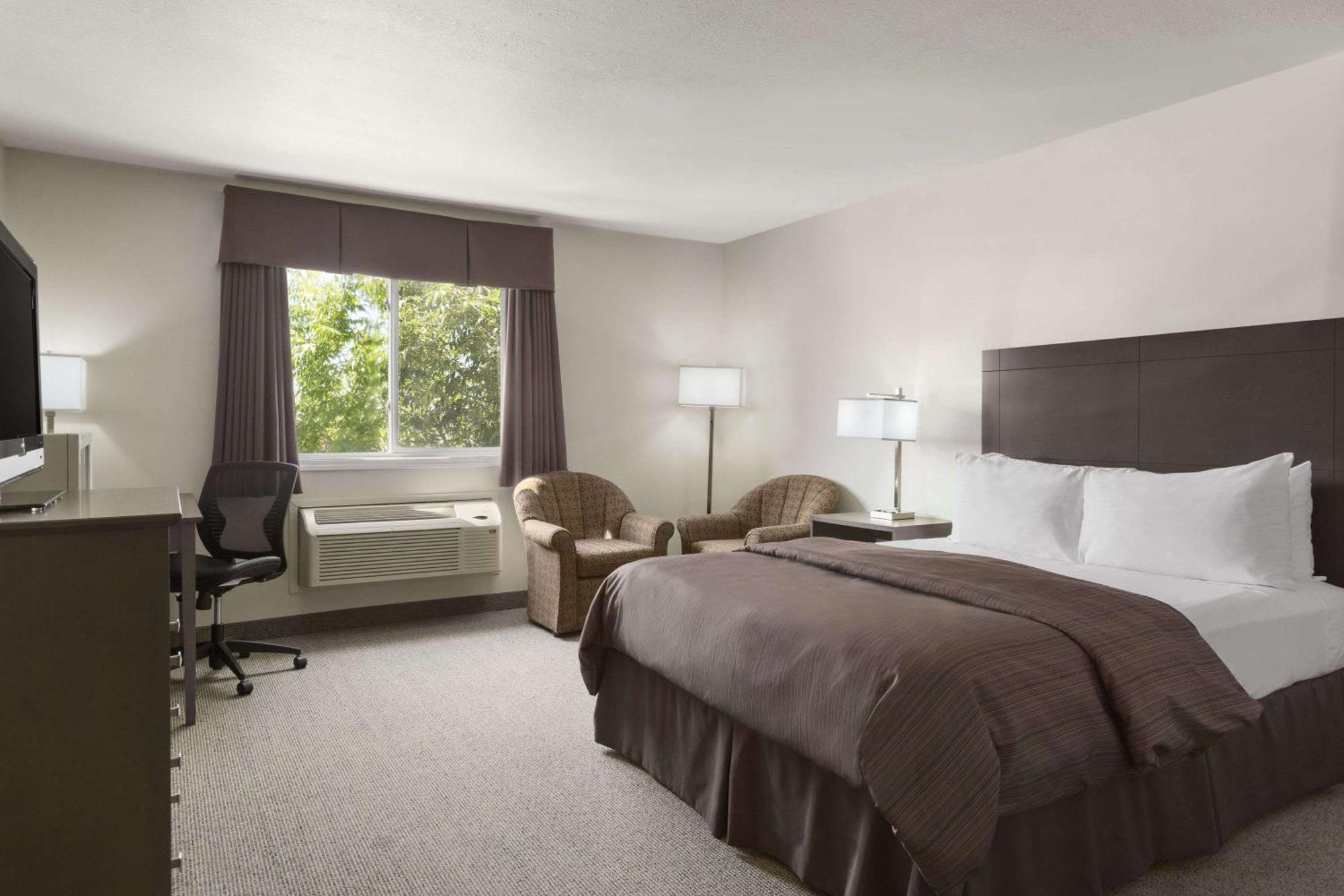 Days Inn By Wyndham Steinbach Εξωτερικό φωτογραφία